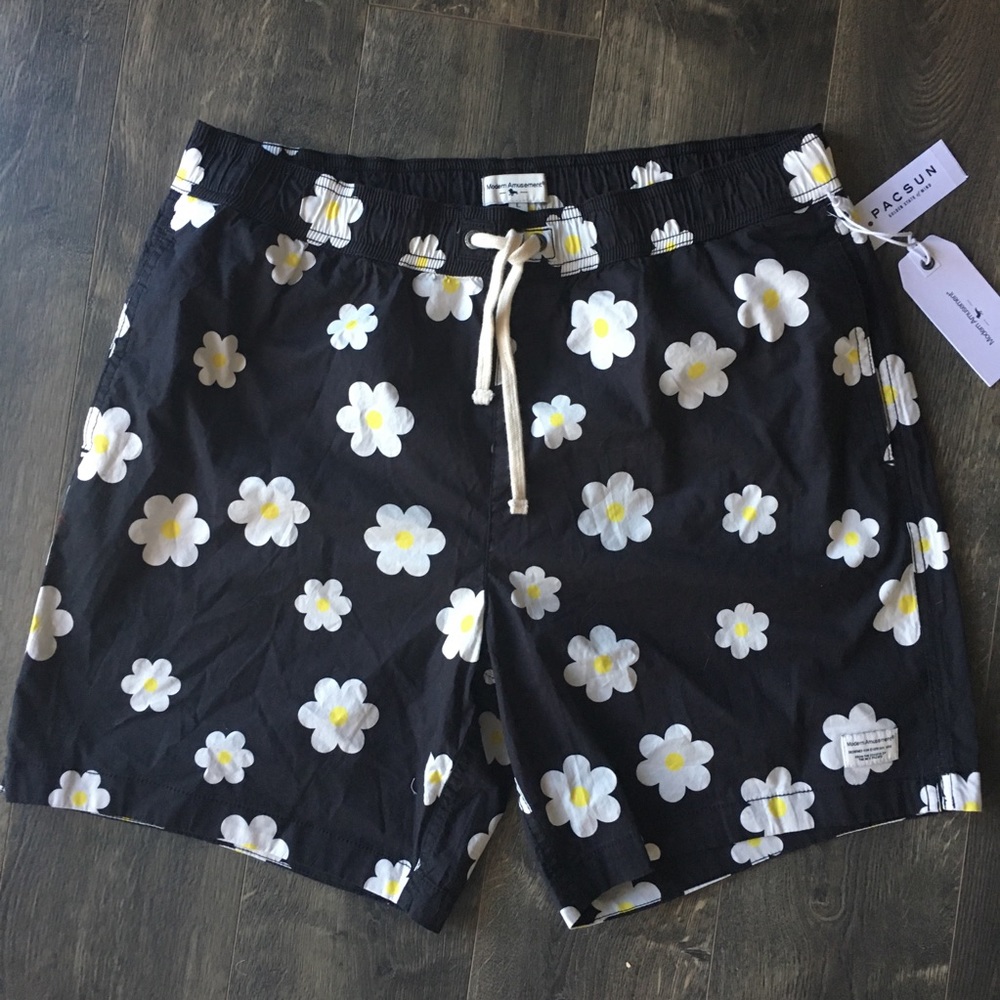 Modern Amusement Swim Trunks Flower Size Large NWT